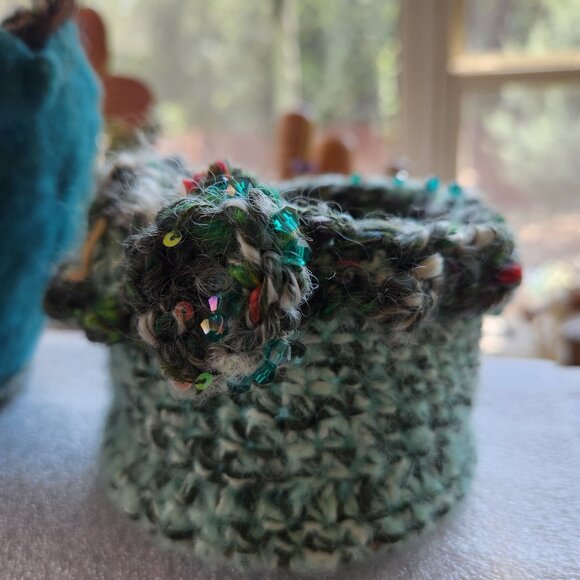 Basket decoration, hand crocheted with wood round base, 4in diameter and 3 tall. - Picture 1 of 4